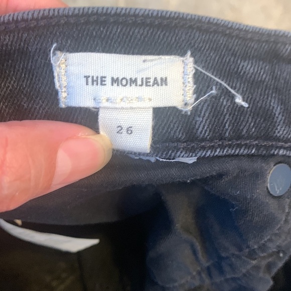 Madewell The Mom Jean Distressed Cropped in Raney Wash Knee-Rip Black size 26 - Picture 7 of 16